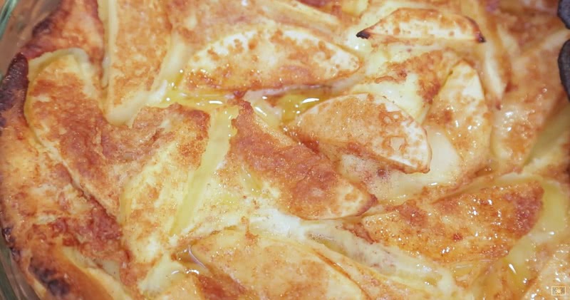 Поистине лучшее, что можно приготовить из яблок: вкуснейший пирог за 20 минут.