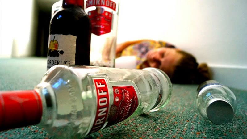 Профессор Жданов: «Человек, который выпил, на следующее утро мочится собственным мозгом».