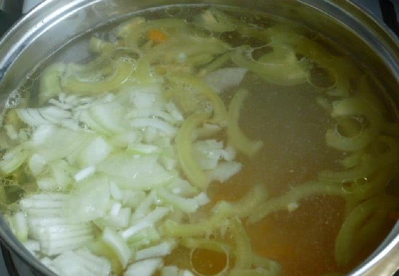 Вкусный чесночный суп: беспощадное средство, которое поможет избавиться от простуды!