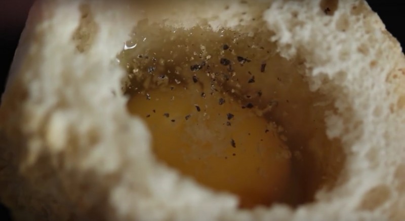 Вот так завтракают в Бразилии! Замечательная идея для приготовления яиц.