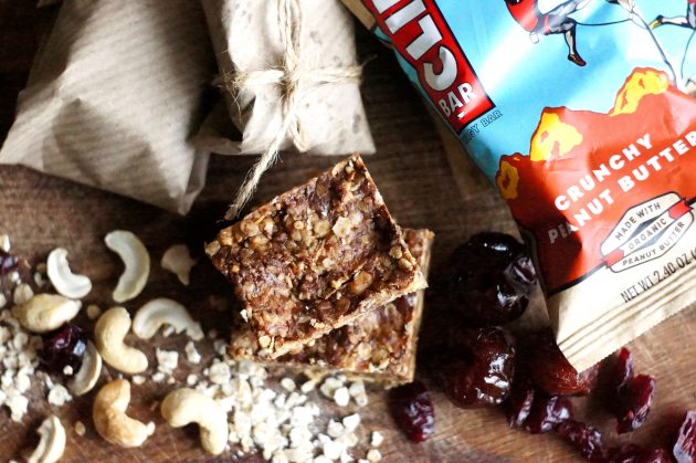 РЕЦЕПТИ: 2 варіанти домашніх батончиків Clif Bar