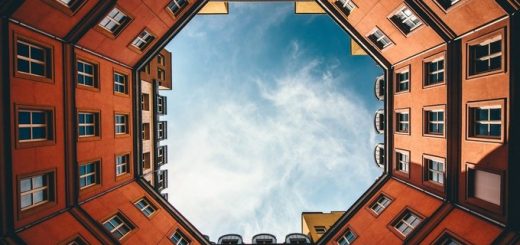 недвижимость через агенство: плюсы и минусы